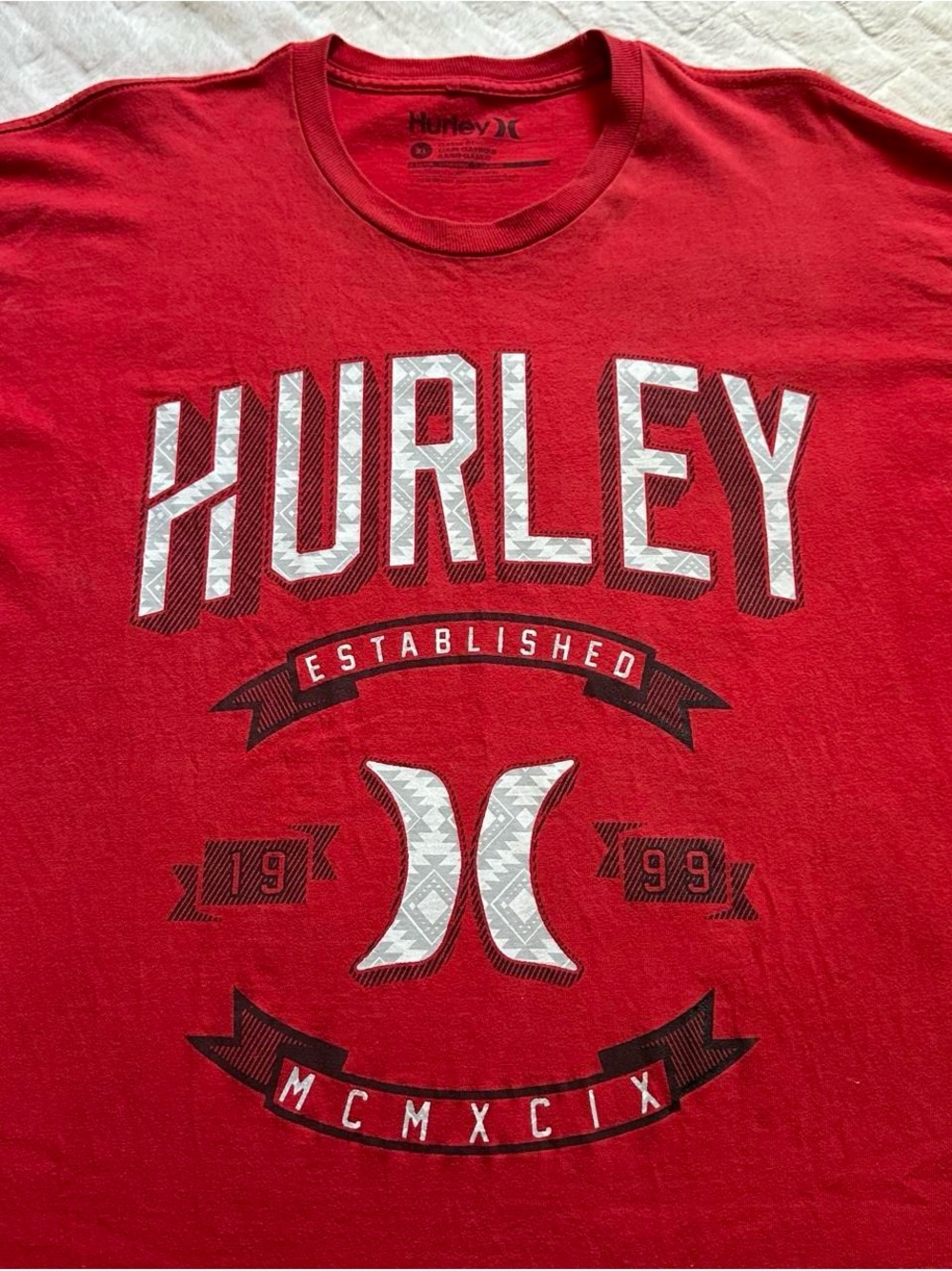 Red Hurley graphic t shirt XL